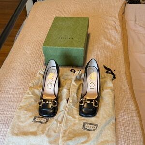 Gucci WOMEN'S MID-HEEL PUMP WITH HORSEBIT